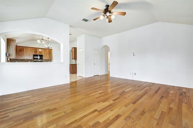 Building Photo - 1517 Rainbow Parke Dr