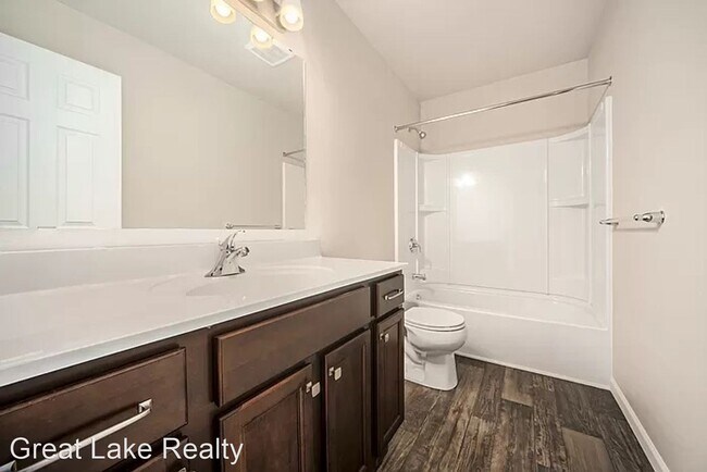 Building Photo - 4 br, 2.5 bath House - 425 Oak Hill Court