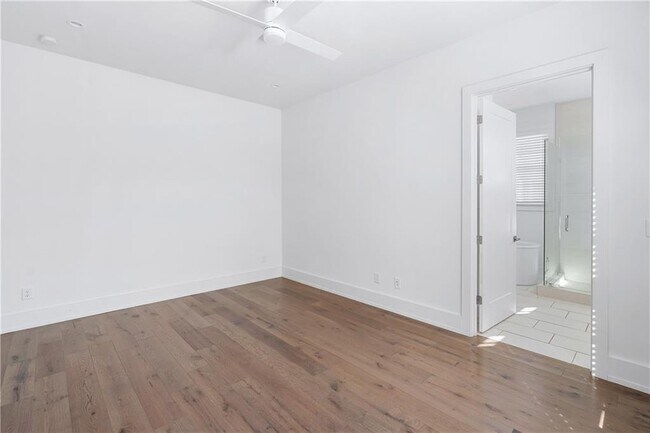 Building Photo - 377 Anders N