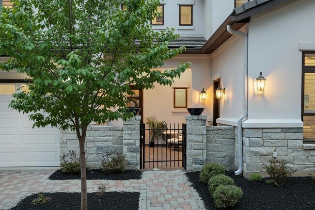 Building Photo - 107 Cascading Water Pl