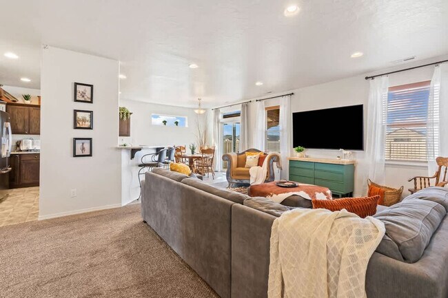 Building Photo - 3806 Winged Dove St