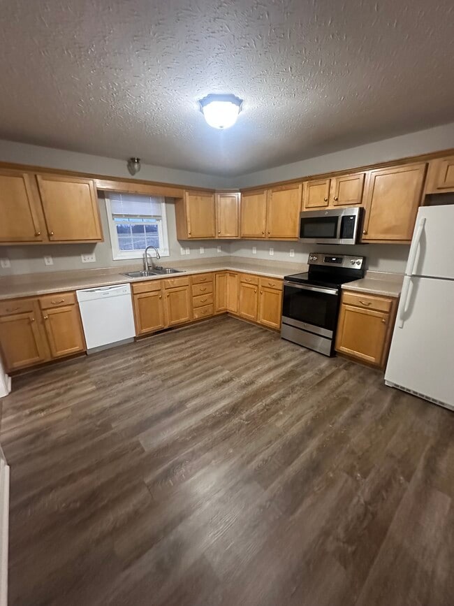 Building Photo - 4293 Bristow Rd