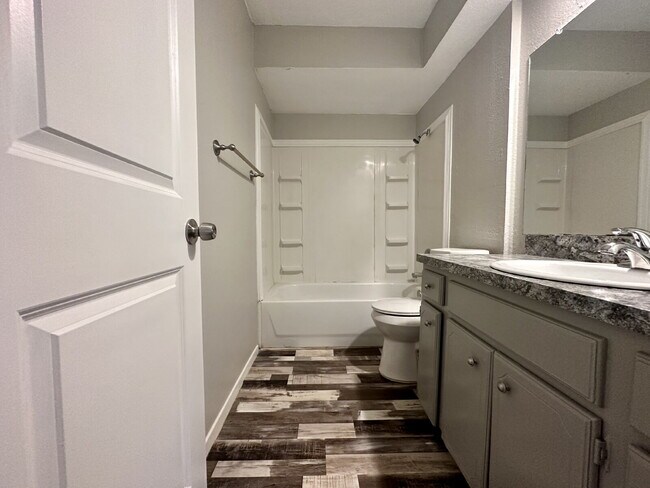 Building Photo - Updated 4 Bedroom Home w/ Gorgeous Floors