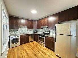 Building Photo - 811 Elm St