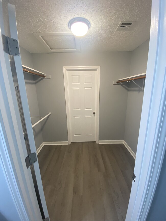 Walk-in Closet - 338 Woodham Ct