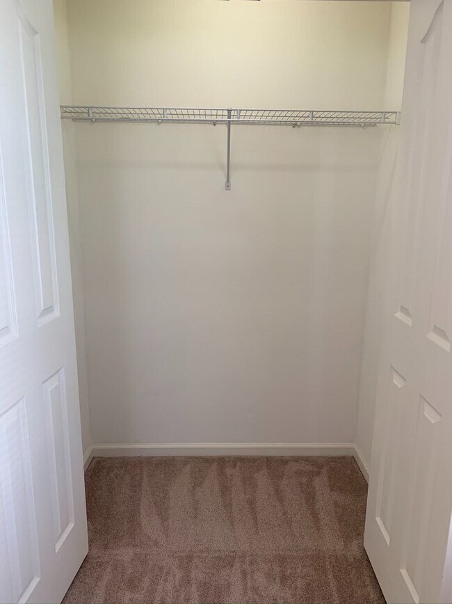 Building Photo - 1480SF 3BR 2BA