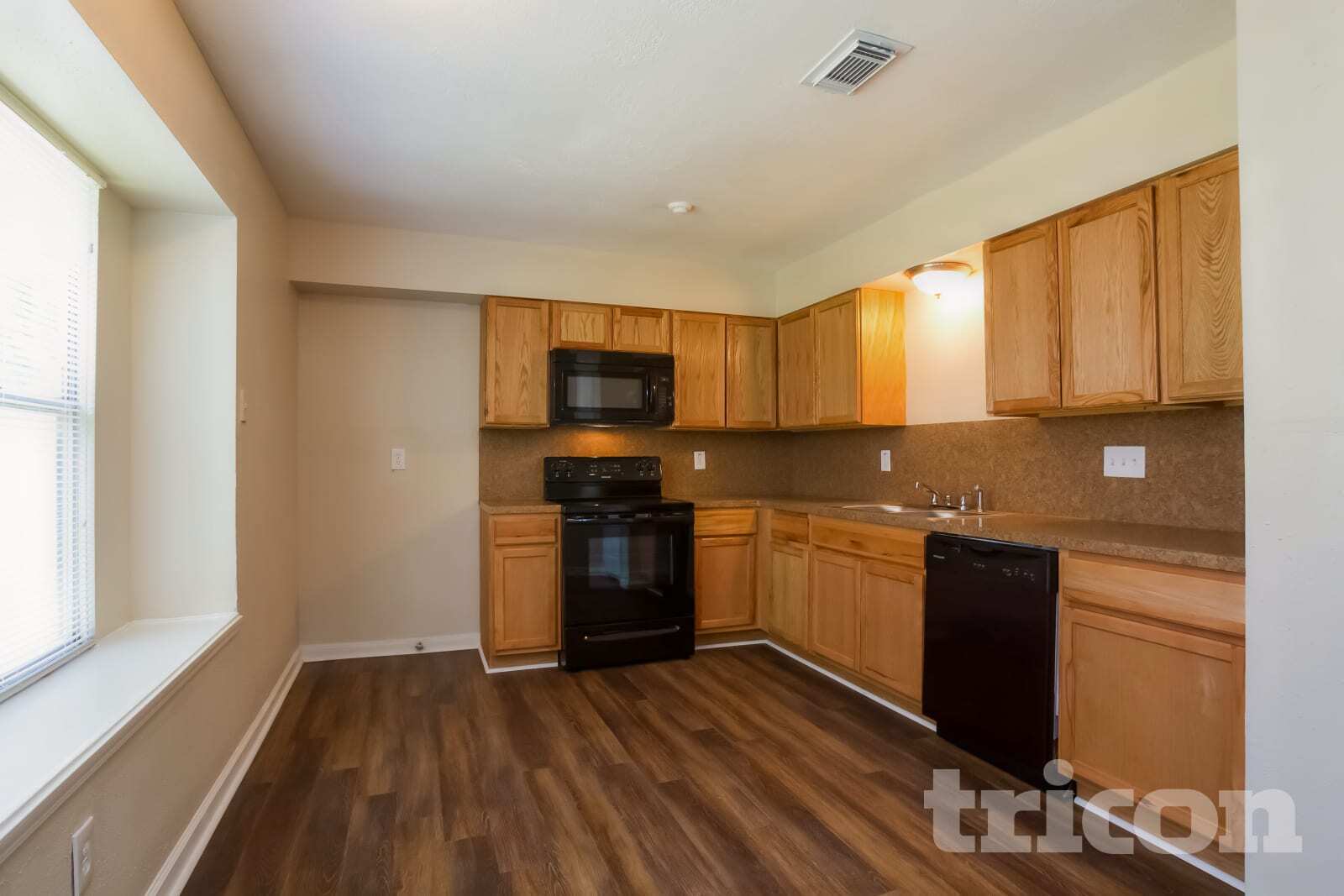 Building Photo - 12211 Haroldson Forest Dr