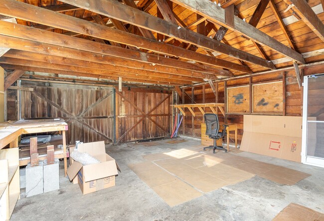 Building Photo - 3bd/1.75ba Seattle Home