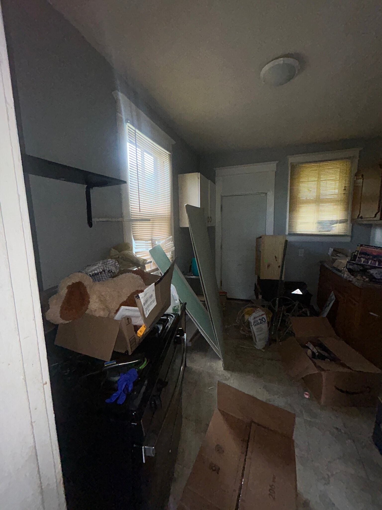 Building Photo - 5230 Thrush Ave