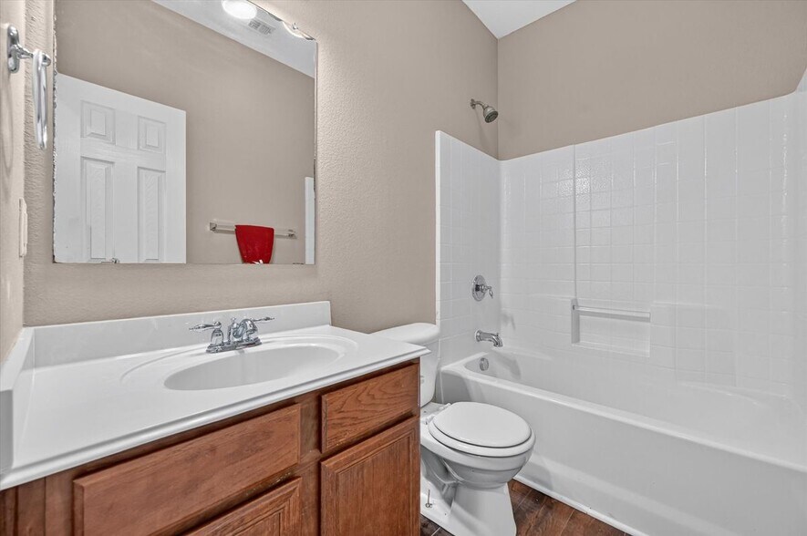 Building Photo - 2510 Sedona St