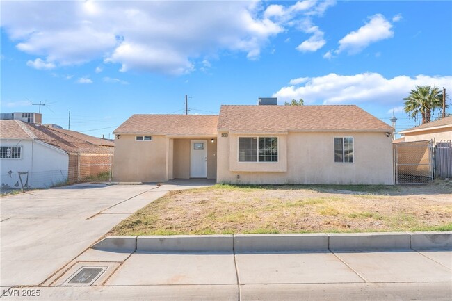 Primary Photo - 1416 Cholla Way