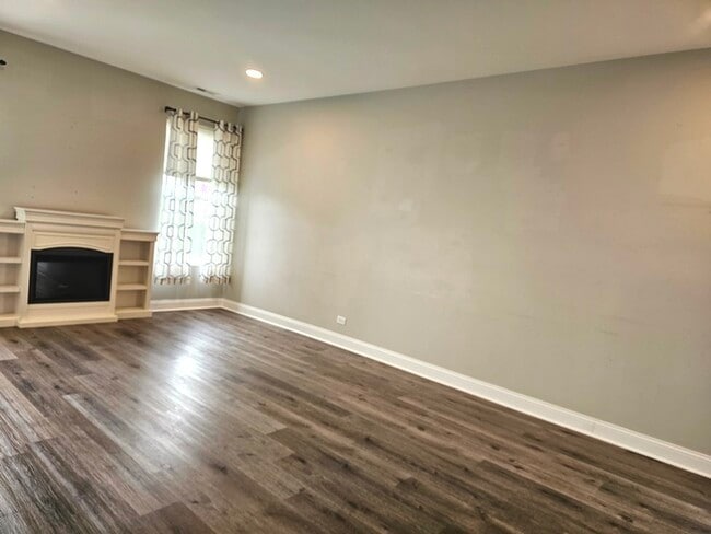 Building Photo - 306 Parkside Dr