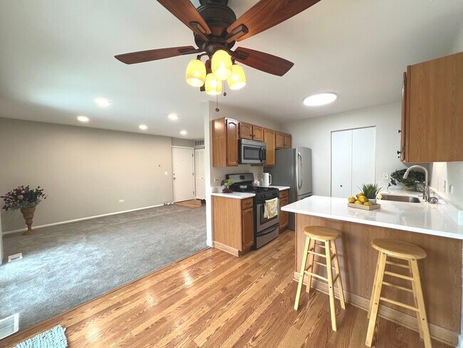 Building Photo - 652 Mallard Ct