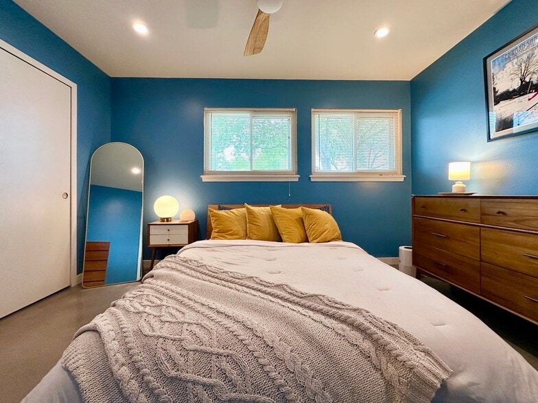 Building Photo - 2707 Ashdale Dr