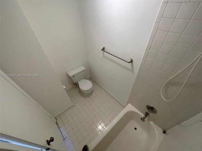 Building Photo - 14208 Glenmoor Dr