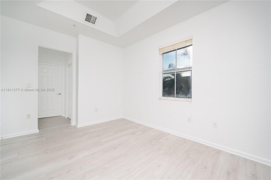 Building Photo - 11501 NW 89th St