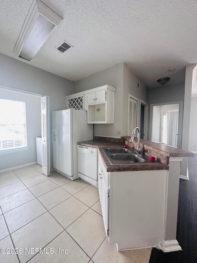 Building Photo - 3938 Hendricks Ave