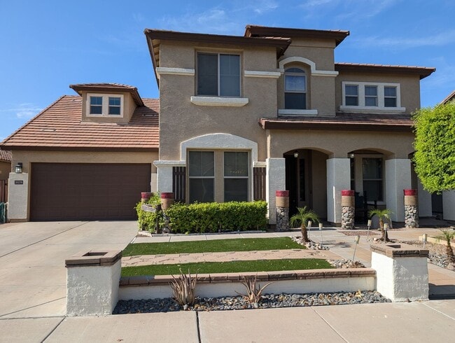 Building Photo - 5 Bedroom Home in the Montelena Neighborho...