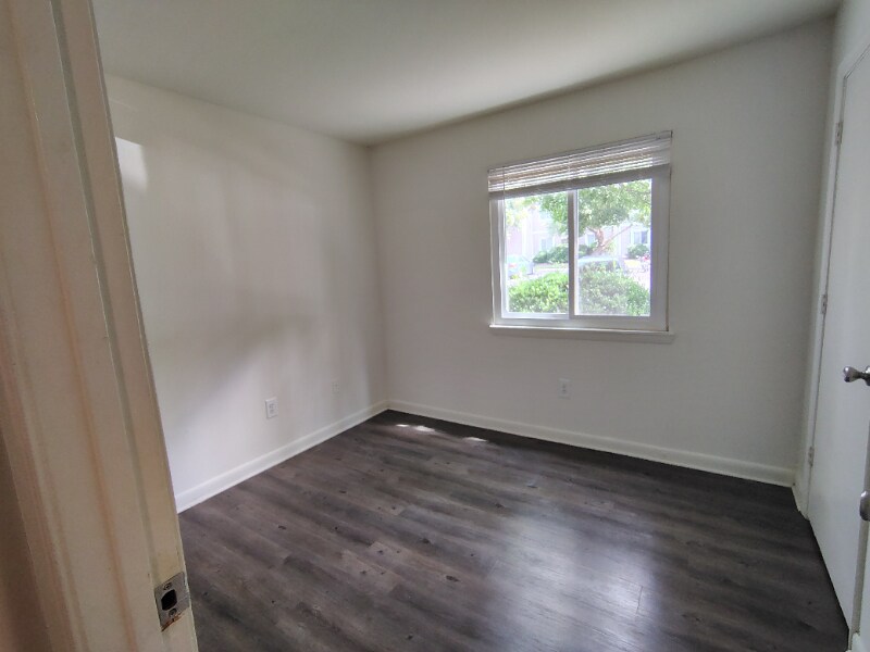 Building Photo - 600 Reusens Rd