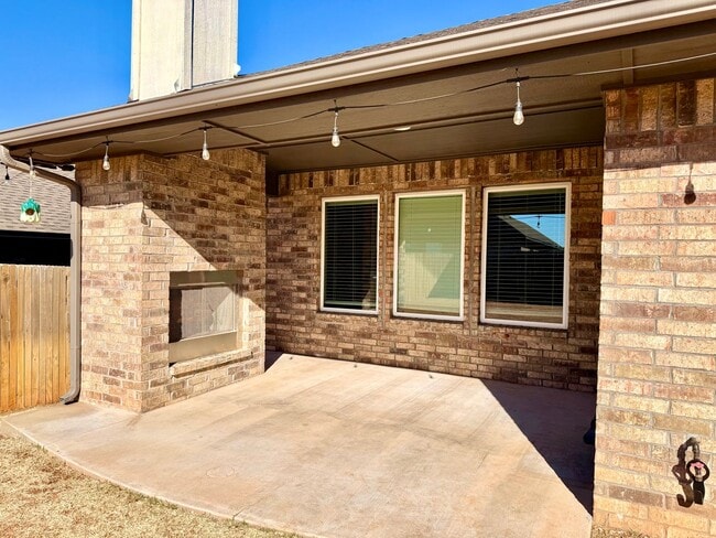Building Photo - Gorgeous Newer Build! 3 Bed 2 Bath in Deer Creek Schools