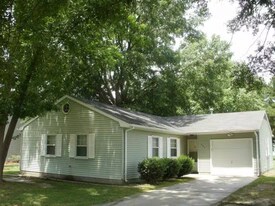 Building Photo - 547 Petty St