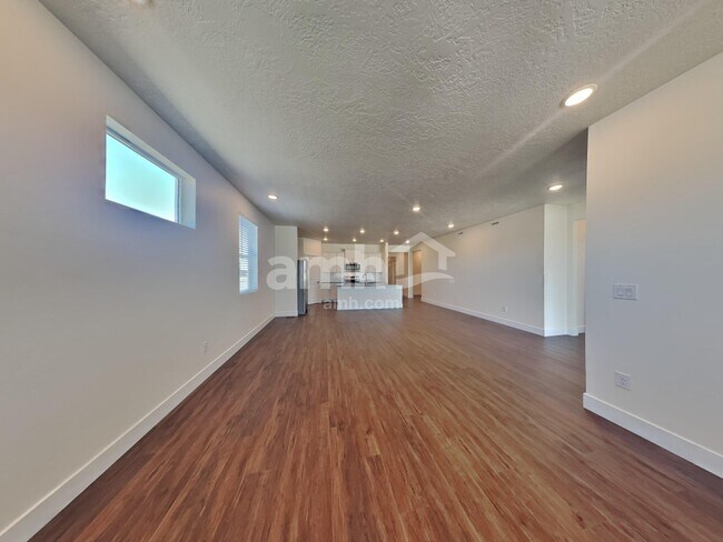 Building Photo - 9500 Aviara St