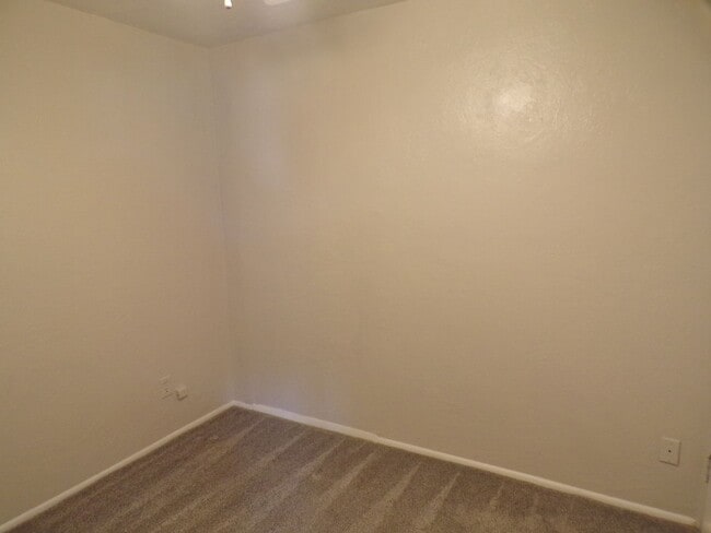 Building Photo - 2317 NW Bell Ave