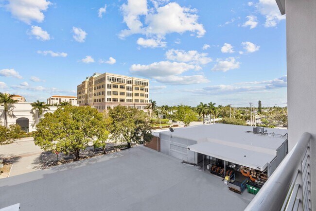 Building Photo - 155 E Boca Raton Rd