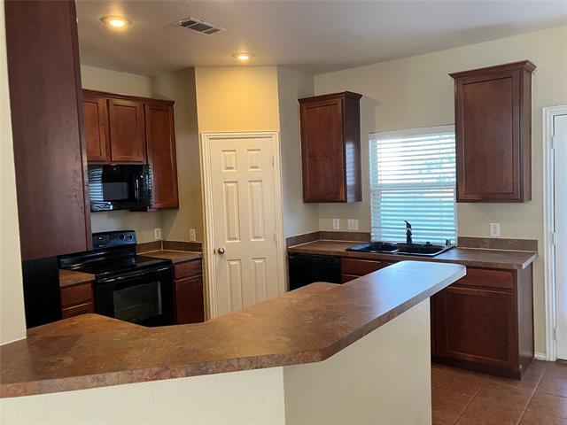 Building Photo - 509 Creekview Dr