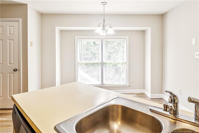 Building Photo - 5928 Lively Ct