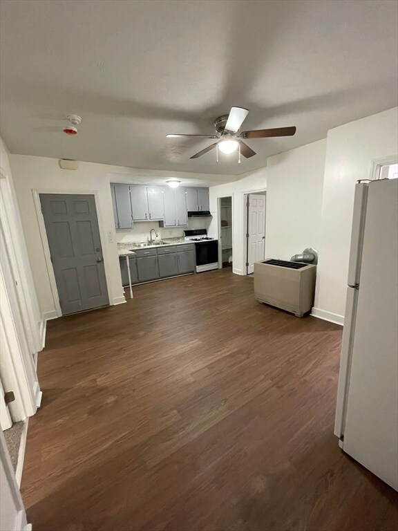 Primary Photo - 144 Columbia St