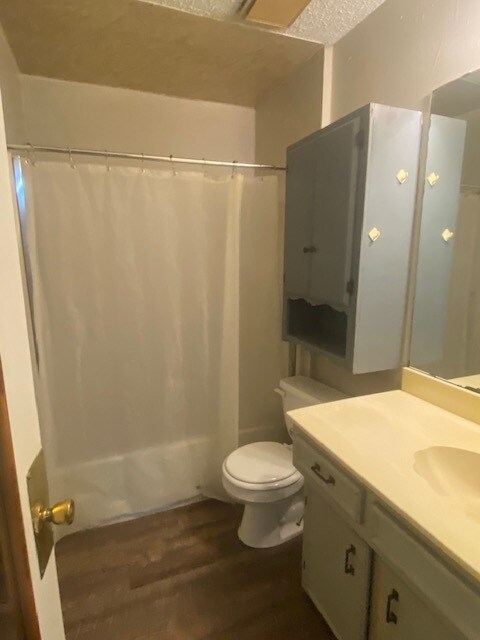 Building Photo - 422 Johnson St