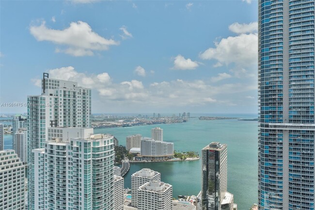 Building Photo - 1010 Brickell Ave