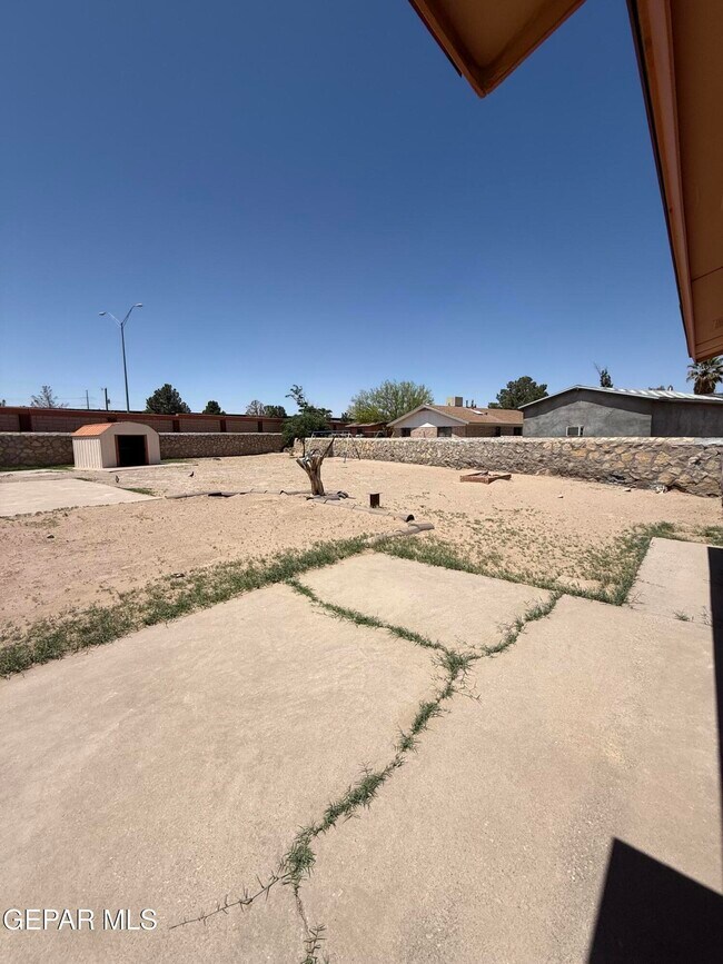 Building Photo - 8403 Villanova Dr