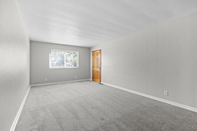 Building Photo - 4910 Johnson Ave
