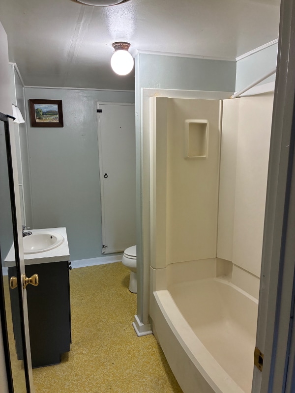 Building Photo - 429 Camp Strauss Rd