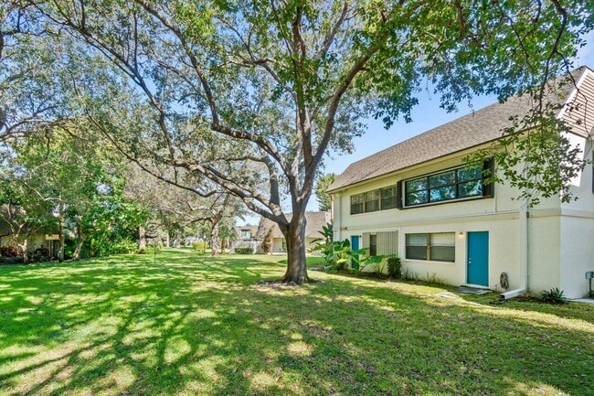 Building Photo - 3014 SW 21st Terrace