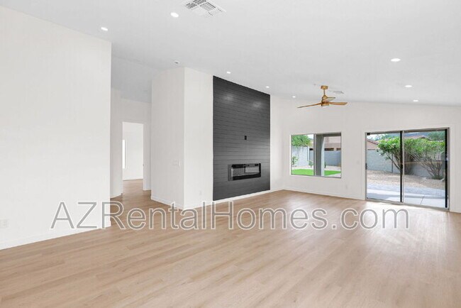 Building Photo - 10431 E Morning Star Dr