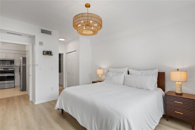 Building Photo - 6851 SW 44th St