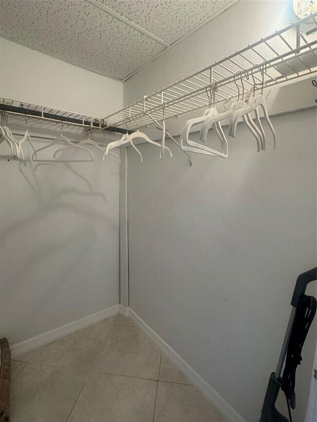 Building Photo - 6000 N Ocean Blvd