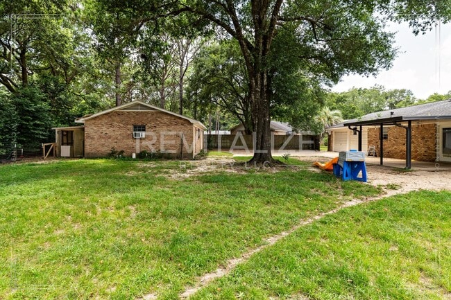 Building Photo - Spacious Brick Home in West Mobile!