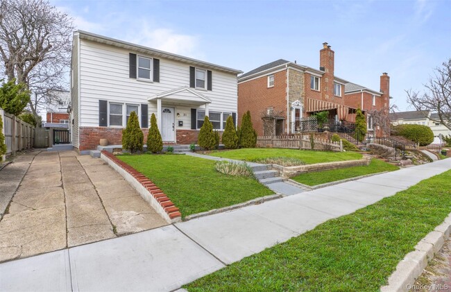 Building Photo - 311 W Penn St