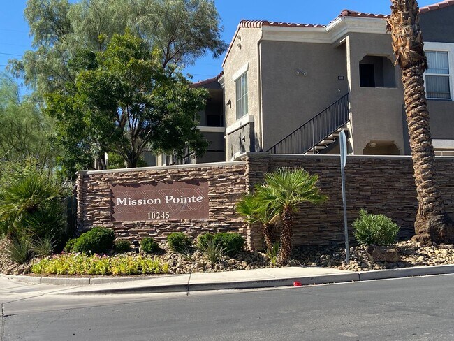 Building Photo - BEAUTIFUL 3BD/2BATH CONDO!