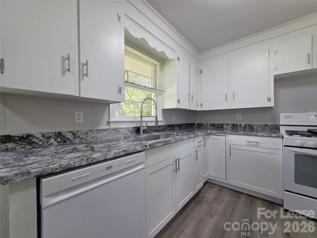Building Photo - 502 Cardinal Ct