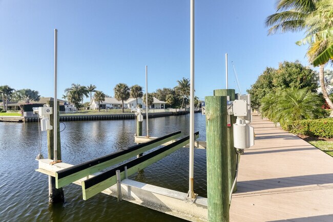 Building Photo - 12293 Coconut Row