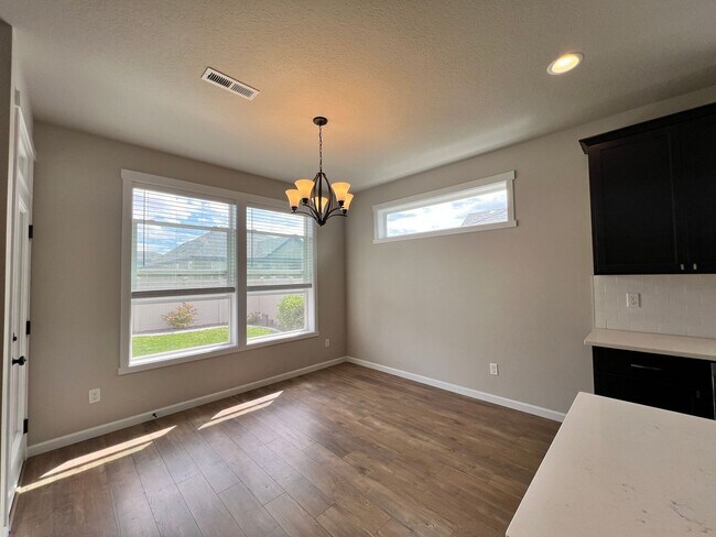 Building Photo - Newer Construction Home in Mae Valley!