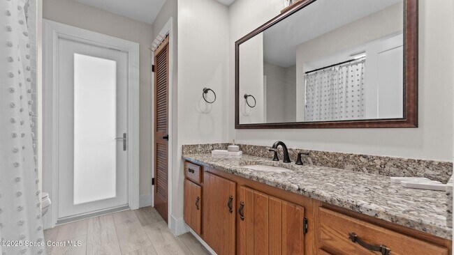 Building Photo - 375 Cherry Dr