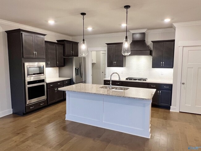 Building Photo - 156 Rugby Dr