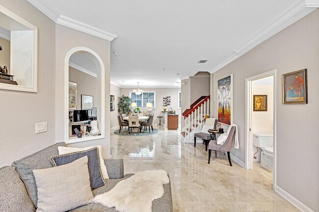 Building Photo - 323 Bayfront Dr