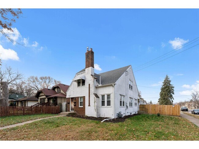 Building Photo - 4253 N James Ave